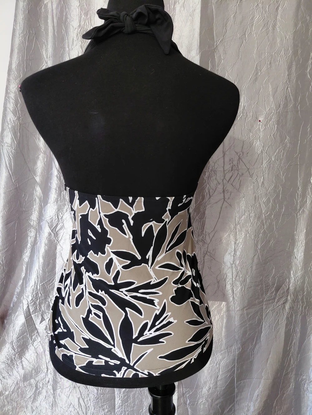 Ruffled V-Neck Floral Print Women's Swim Tank Top - Black & Taupe